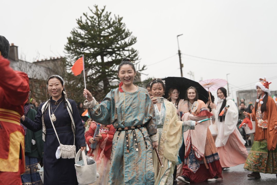 ConfuciusInst13's tweet photo. The Confucius Institute of Traditional Chinese &amp; Regenerative Medicine joined this year’s St. Patrick’s Day Parade 
From a vibrant dragon dance, graceful Tai Chi demonstrations, &amp; traditional outfits,  our group brought a unique splash of Chinese culture to the celebration. https://t.co/qEh3D9wB0c