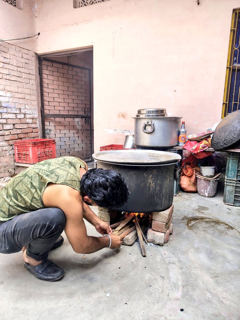 Roti Bank Varanasi tweet media