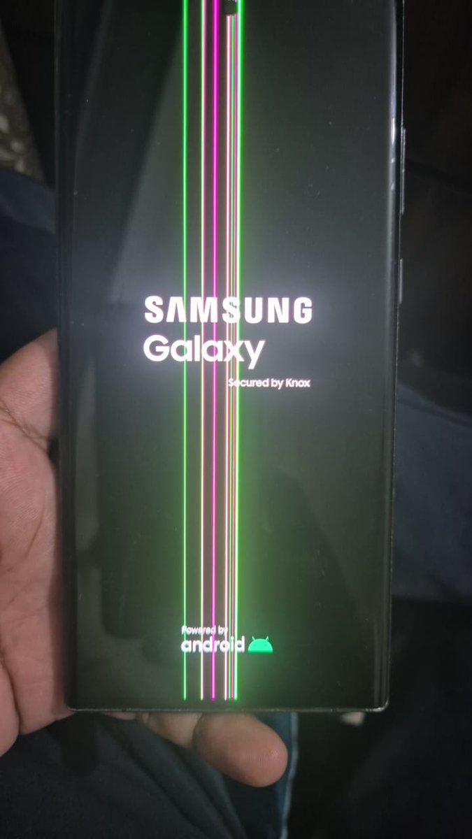 RavikumarBagale's tweet image. Dear @SamsungIndia @SamsungMobile i am having issues with my Samsung S22Ultra. Lines are coming on my phone display after software update.
Could you please help me to solve this issue?
#Samsung #SamsungS22Ultra #S22Ultra