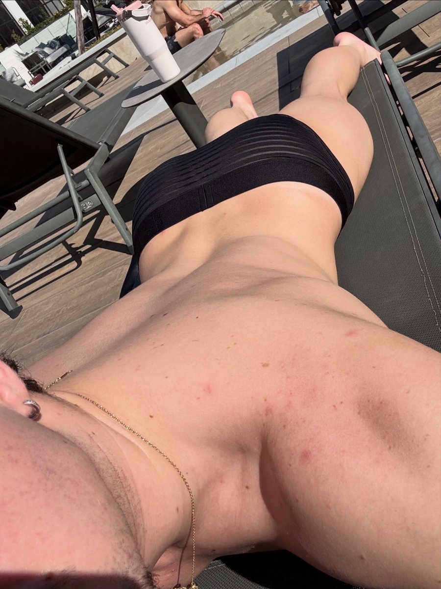 Pool day ☀️