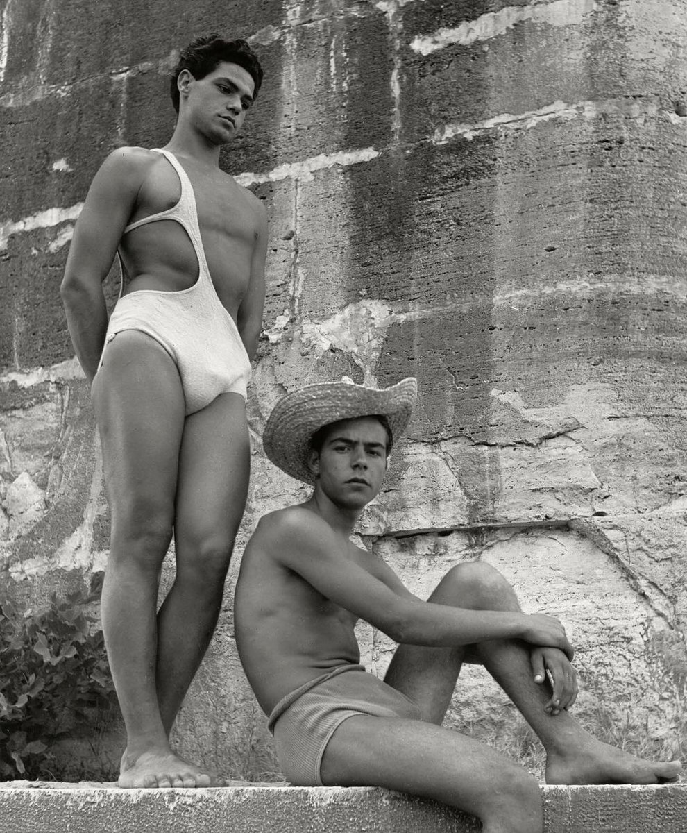 Composition tweet media