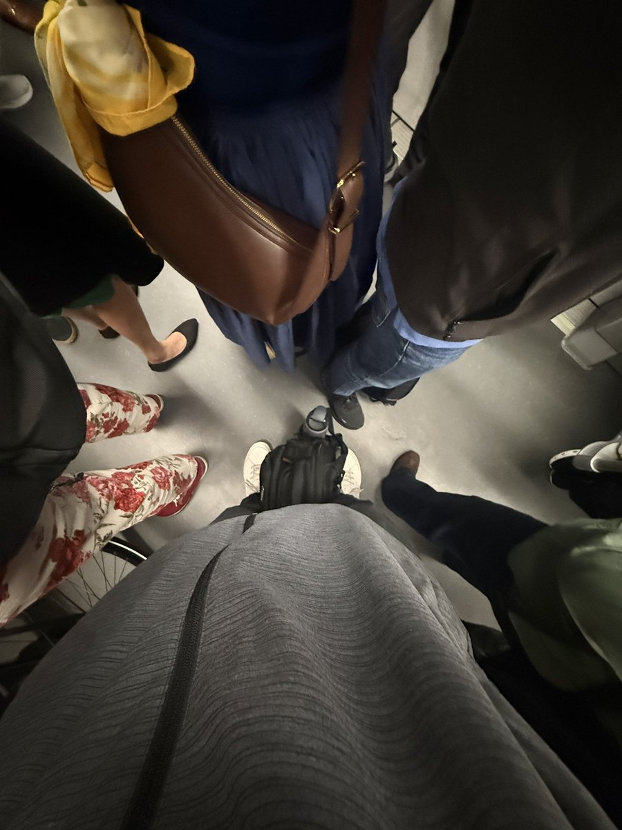 Charlie Henderson tweet media