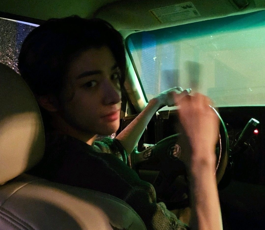 Base umum bisa follow @cornerfess tweet media