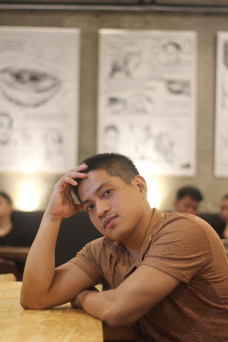 ImAbrahamAzur's tweet photo. Deep thoughts and city lights. Just another night in Cabanatuan. https://t.co/X9T9MLFtOQ