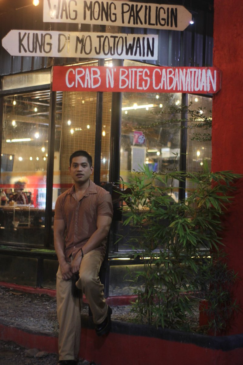 ImAbrahamAzur's tweet photo. Deep thoughts and city lights. Just another night in Cabanatuan. https://t.co/X9T9MLFtOQ