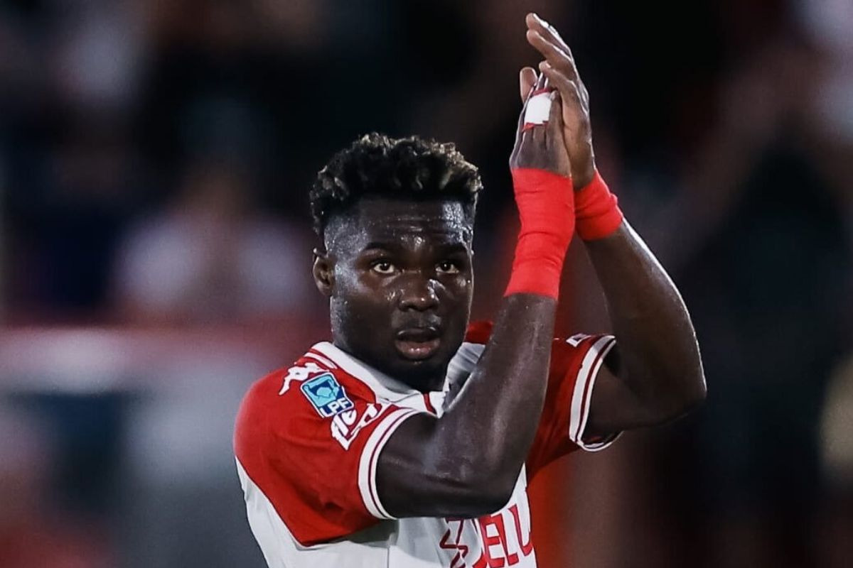 KVerdezoto17's tweet photo. Antes de darle una nueva oportunidad a Jordy Caicedo (17 partidos con la mayor, está desde el 2021), apostaría por la sangre nueva: Elías Legendre que está en la Ligue 1 de Francia o el propio Jeremy Arévalo que está en Alemania. 

Parte del problema en Ecuador en no encontrar a un nuevo delantero es precisamente por insistir en los mismos nombres y no ampliar el abanico con nuevas apuestas.