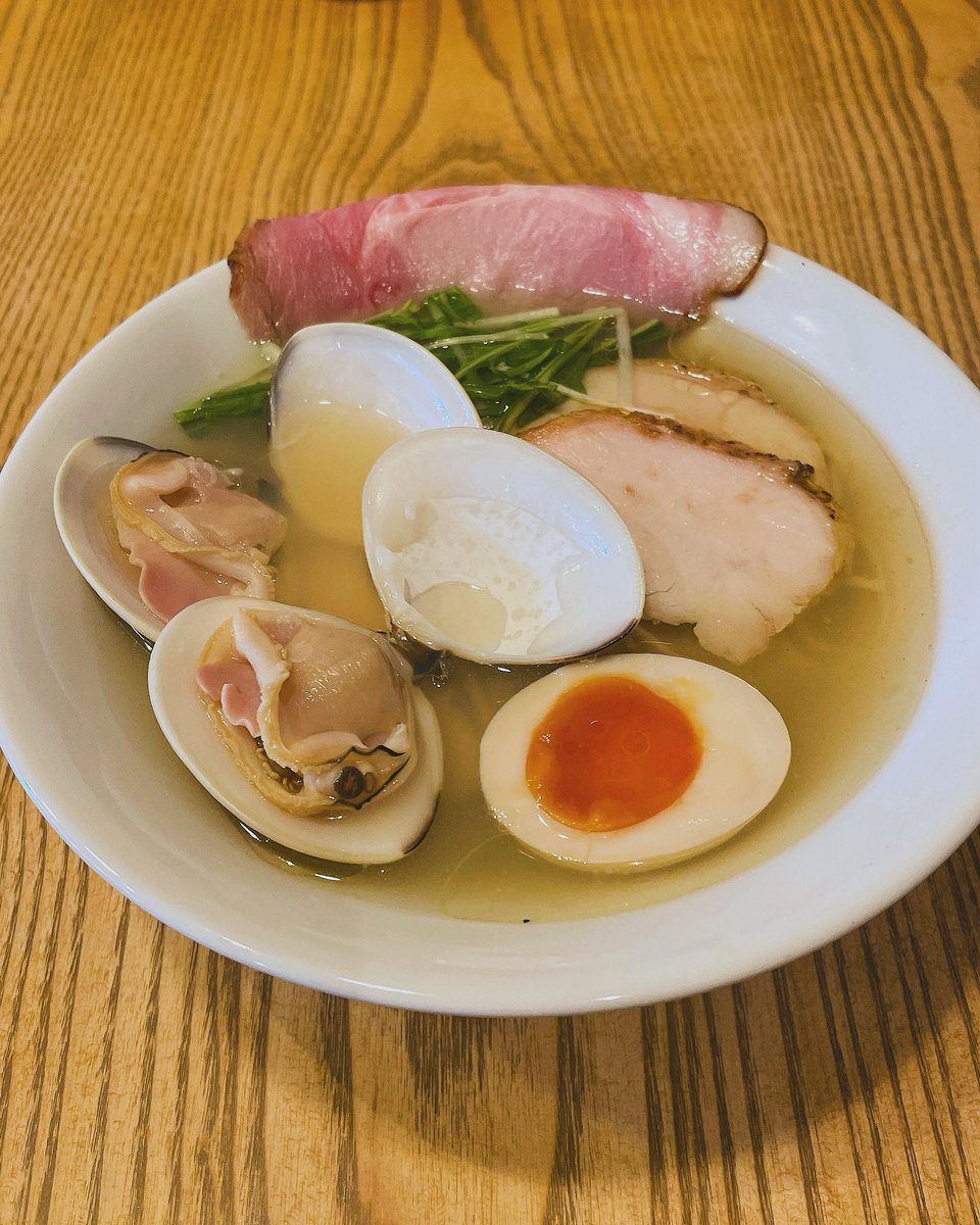 JunyaRamen's tweet photo. 3月19日

数量限定

《貝出汁潮らーめん》

大きめの千葉県産のハマグリが入荷したので数量限定でご用意しました😊

大変人気な一杯のなっているので、早めのご来店がお勧めです🙇

宜しくお願いします🙇

# RAMEN  JUNYA
#香里園
#寝屋川
#らーめん
#貝出汁ラーメン https://t.co/9oeeB7yfws