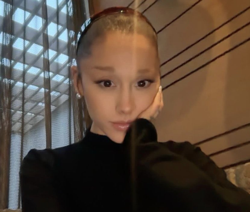 Info Ariana tweet media