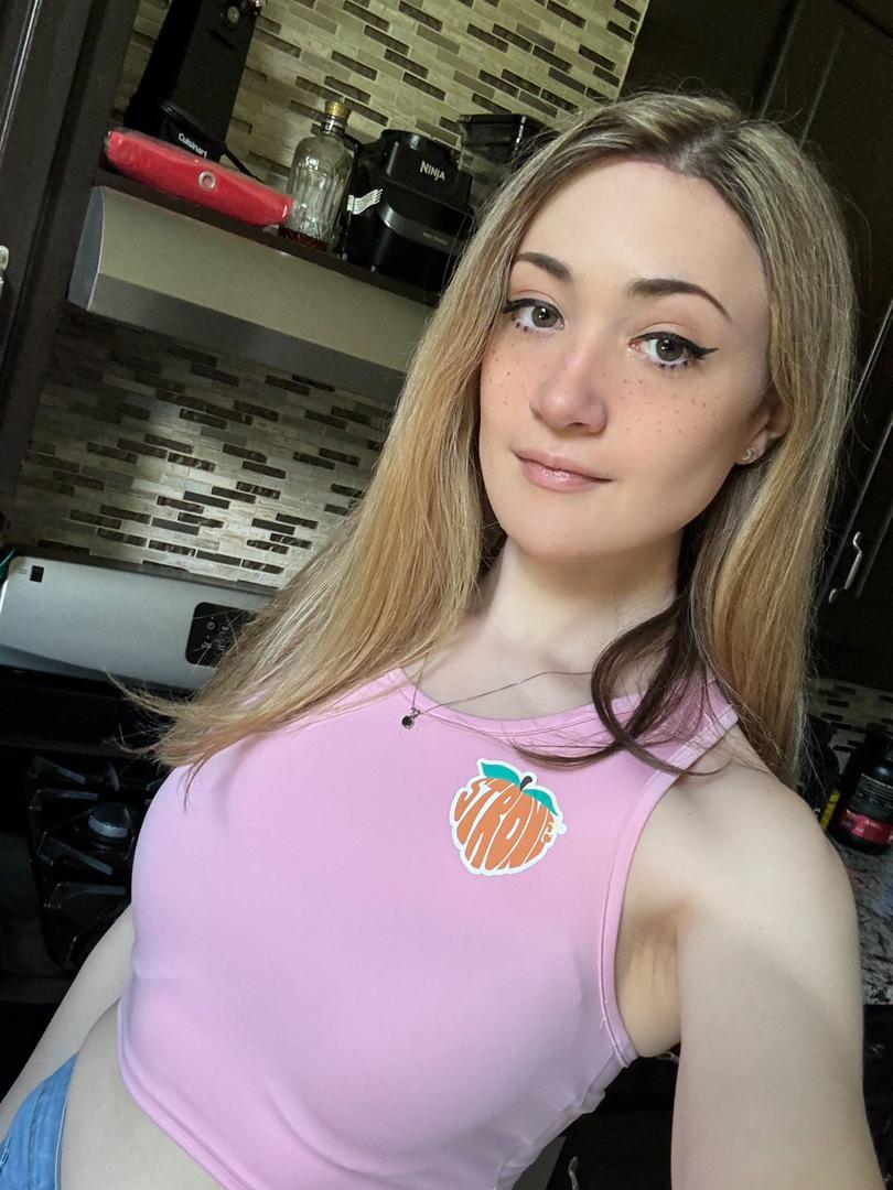 Tsmichelle 💜 💦 🏳️⚧️ tweet media