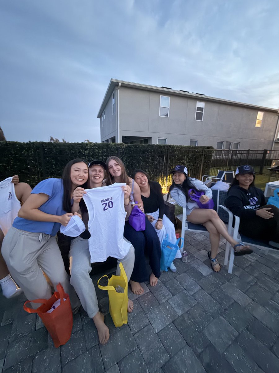 Amherst Softball tweet media