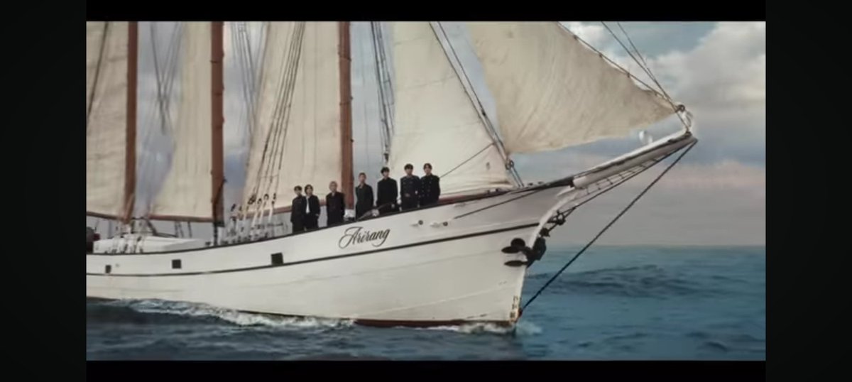 foreverarmyjm's tweet photo. Lo bien que se ven con ese traje de marino el teaser simplemente wooow el barco con el nombre de su quinto álbum 
DIOS ESTO GRITA A CANCIÓN DEL AÑO OMG 
ARIRANG IS COMING 
BTS IS COMING
SWIM IS COMING 
#BTS_SWİM 
#BTS_ARIRANG https://t.co/t7VpEy3gAU