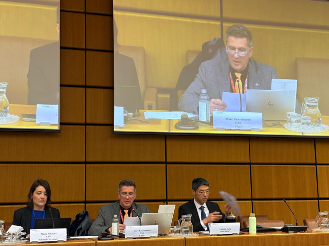 IFSN_CH's tweet photo. « Je suis fier et honoré d'avoir présidé une nouvelle réunion de la Commission on Safety Standards (CSS) de l'@iaeaorg. Nous avons approuvé la publication de standards de sécurité et approfondi le plan à long terme pour les standards », dit Marc Kenzelman, directeur de l’IFSN. https://t.co/hZ67L5l3BO
