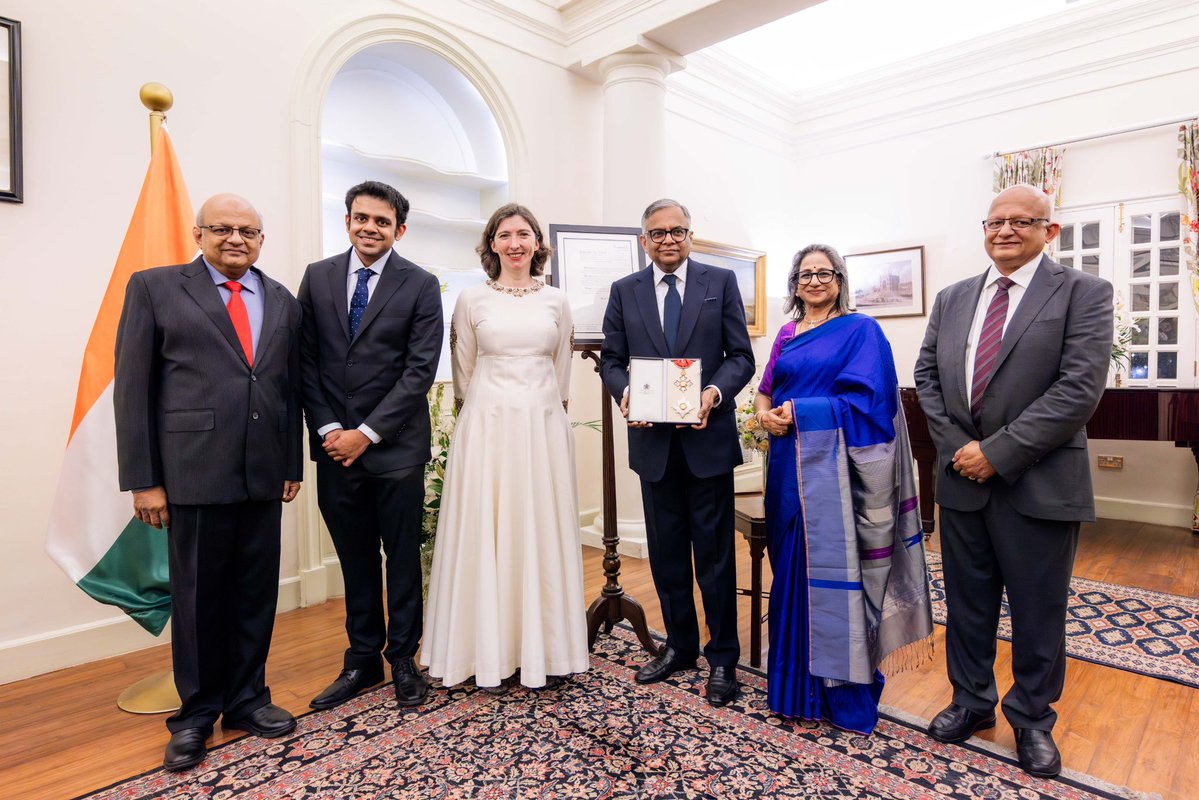 Lindy Cameron tweet media