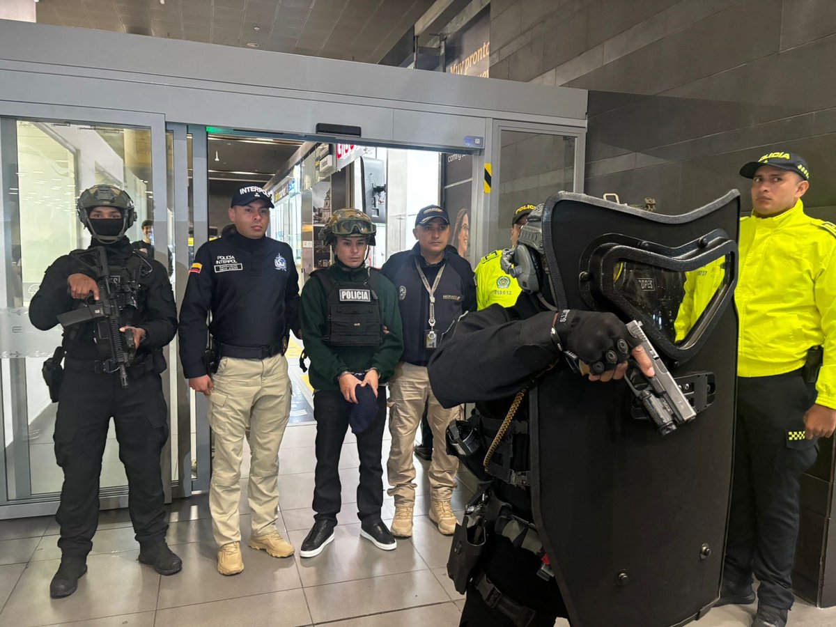 Con ayuda de la policía de Colombia, después de seguimientos en Medellín e Itaguí, y su desplazamiento a México, la policía mexicana ha capturado a uno de los asesinos más grandes del mundo, sindicado de asesinar al candidato Villavicencio en Ecuador.

Como resultado de la