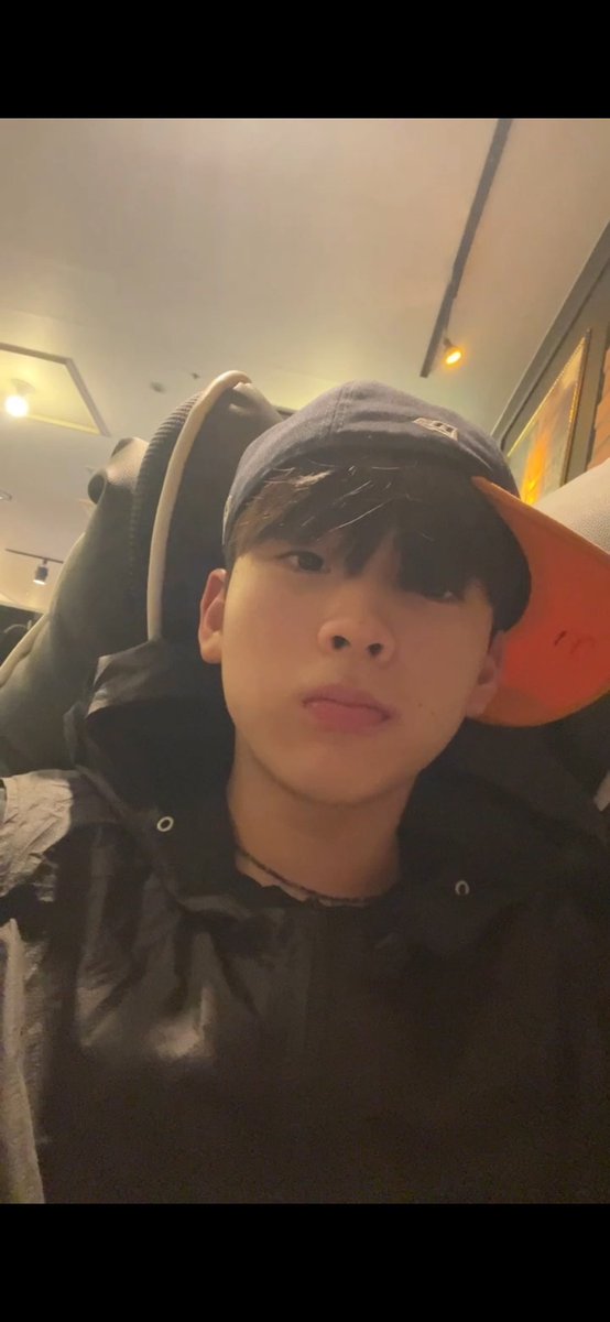 느좃 tweet media
