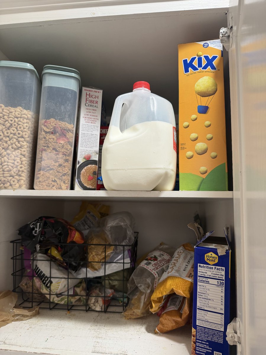TheLaborCoach's tweet photo. My husband just sent me this photo. I’m guessing that means I’m the one who did this. 🤦🏻‍♀️ 

Mom brain?
Working mom brain?
Perimenopause brain?
Just plain losing it? https://t.co/LyLHZIYhNY