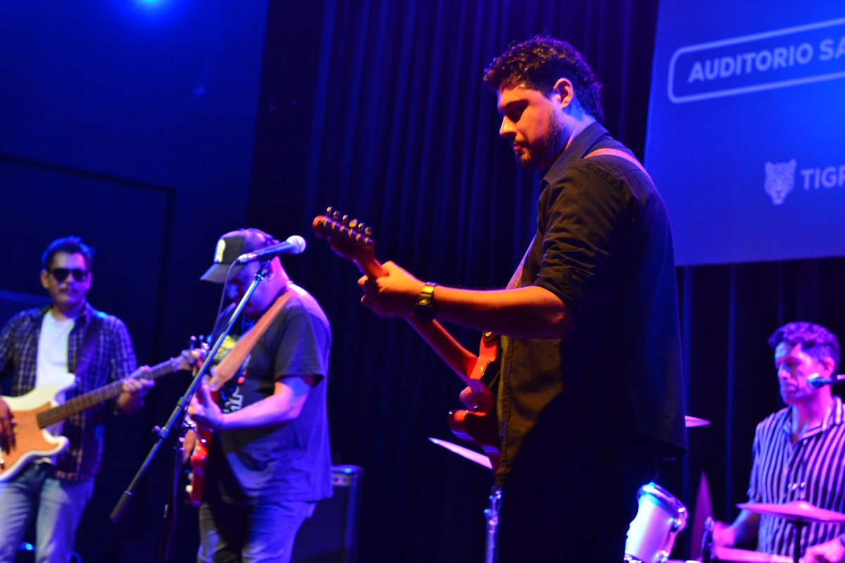 𝐑𝐄𝐂𝐎𝐍𝐐𝐔𝐈𝐒𝐓𝐀 𝐑𝐎𝐂𝐊 🎸🔥

Compartimos  junto a vecinos de la presentación de la banda 𝐋𝐚 𝐌𝐚𝐬𝐨𝐧 𝐃𝐢𝐱𝐨𝐧 en el auditorio del 𝐌𝐮𝐬𝐞𝐨 𝐝𝐞 𝐥𝐚 𝐑𝐞𝐜𝐨𝐧𝐪𝐮𝐢𝐬𝐭𝐚.

¡Gracias por acompañarnos!