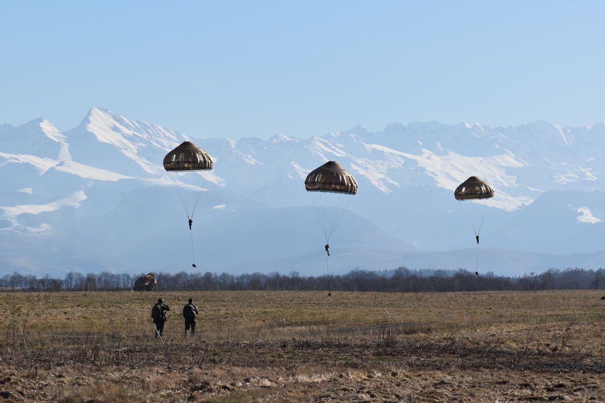 École des troupes aéroportées tweet media