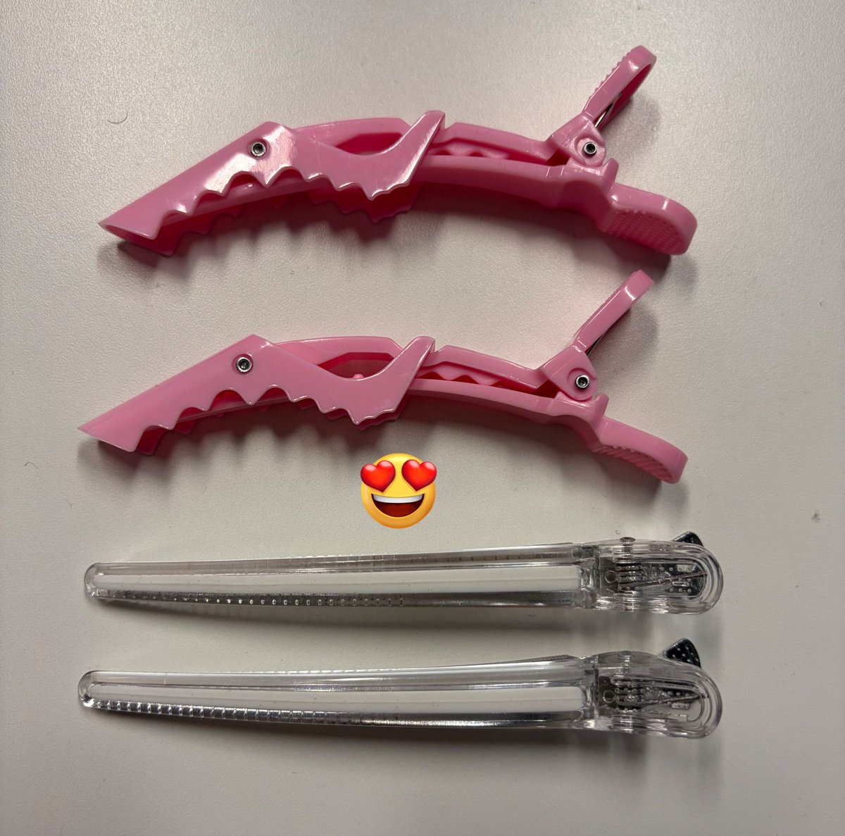 ก็คนมันบ้าอ่ะนะ 😅
เห็นเค้ามีอะไรก็อยากจะมีแบบเค้าบ้าง 
ไม่ใช่ก็ใกล้เคียงเนอะ 🩵