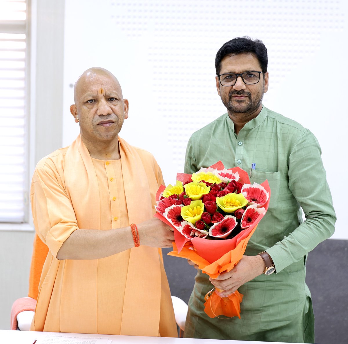 Yogi Adityanath Office tweet media