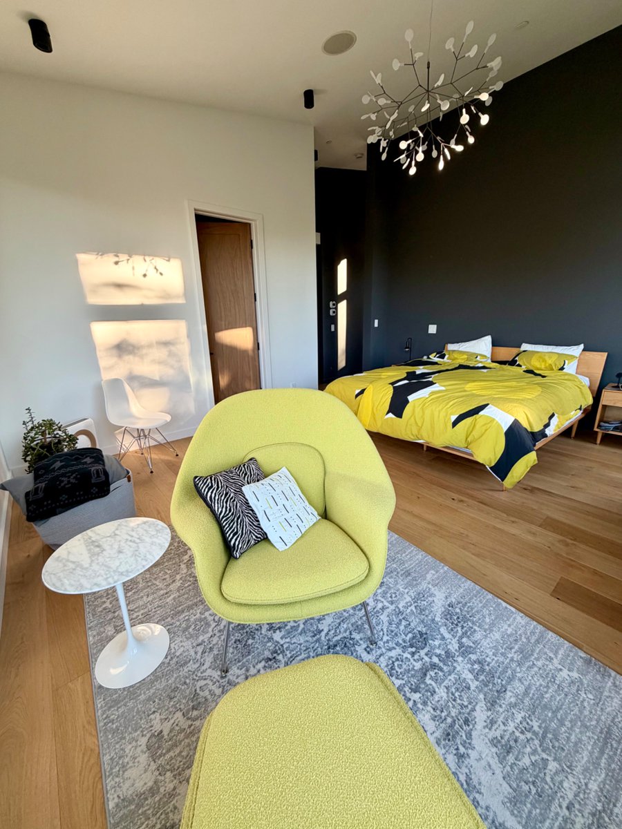 The Girl with the Mozart Tattoo tweet media