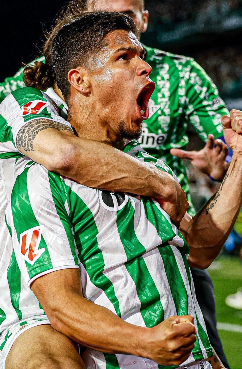 ElMagoBotas_'s tweet photo. Mañana es día de creer. Creer. Y volver a creer. Y si entran las dudas, creer aún más fuerte. Y si se complica el partido, volver a creer. Insistir, empujar, perseverar. Hay que creer. Hay que creérselo. Once en el campo y más de 50.000 en la grada. Creyendo. https://t.co/joZuWYlui7