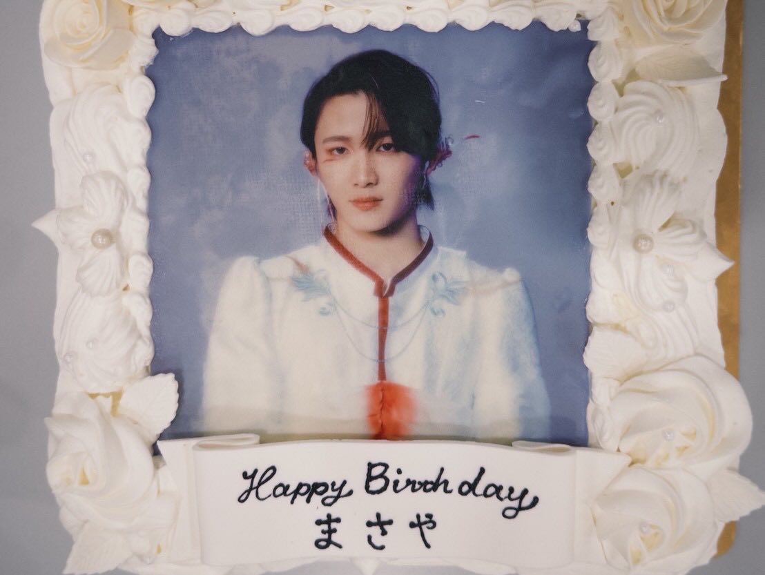 노 아 . tweet media