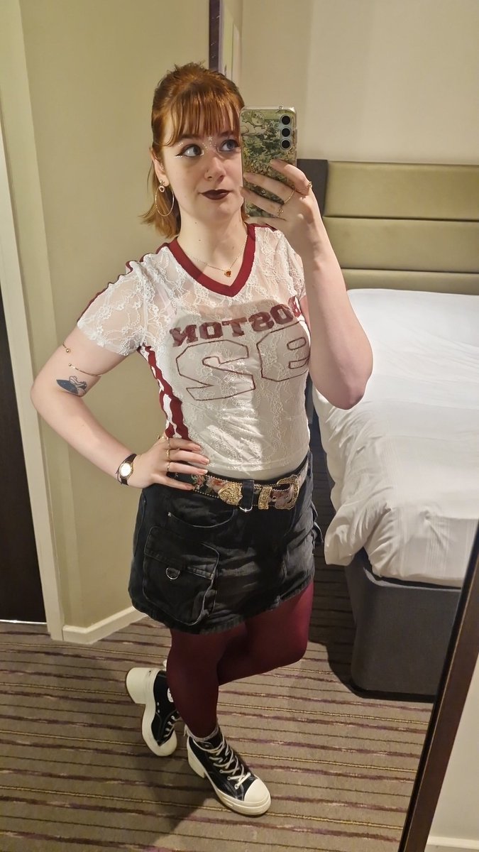 Nini 🌙 tweet media