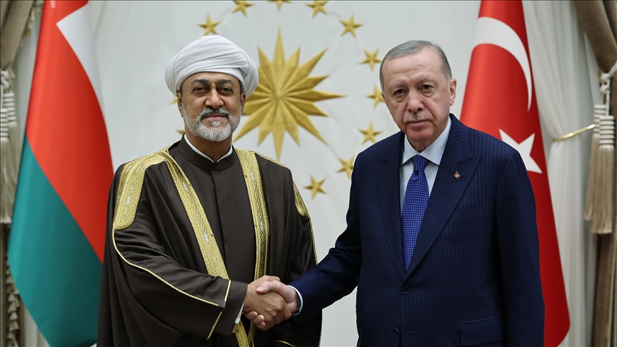 anadoluajansi's tweet photo. Cumhurbaşkanı Erdoğan, Umman Sultanı Heysem Bin Tarık ile telefonda görüştü

→ Görüşmede, Türkiye ile Umman ikili ilişkileri ve bölgesel konular ele alındı

→ Cumhurbaşkanı Erdoğan görüşmede, İran'a saldırılar, İran'ın kardeş ülkelere mukabelesinin bölgeyi benzeri görülmemiş bir güvenlik buhranıyla karşı karşıya bıraktığını belirtti

→ Netanyahu hükümetinin Mescid-i Aksa'ya girişleri engellemesinin asla kabul edilemeyeceğini, Gazze'nin insani yardıma ihtiyaç duyduğunu ifade etti

https://t.co/keIlaX2Qif