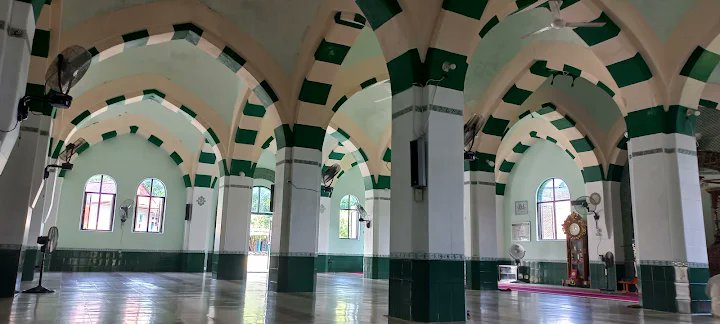 Masjid al-Muhajirin di Ujung Lero, Pinrang.