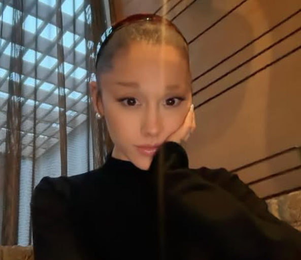 Ariana Grande Numbers 🫧 tweet media