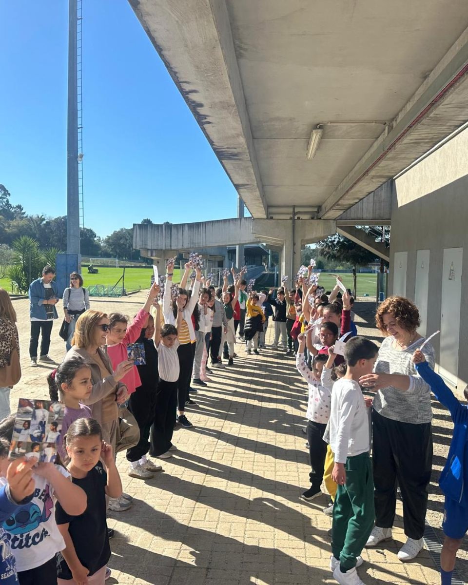 cdfeirenseofc's tweet photo. No âmbito dos 108 anos do CD Feirense, recebemos no dia 17 de março várias turmas escolares no Complexo Desportivo Rodrigo Nunes e no Estádio Marcolino Castro 💙

Uma experiência única de aprendizagem, partilha e ligação às novas gerações!

#CDFeirense #108AnosFeirense https://t.co/SEoZoQYc0f