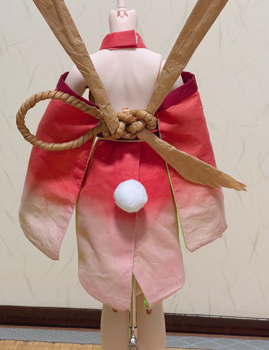 koukou1203's tweet photo. かぐやのドール服のあわじ結びはなんとなくできました。
ウィッグは最近整理していないので、とりあえずやってみようと思います。
あと金髪のギャルうさぎなのに、なぜしっぽは真っ白？謎
#��かぐや姫 #mdd https://t.co/0Bqm0OAr6Z