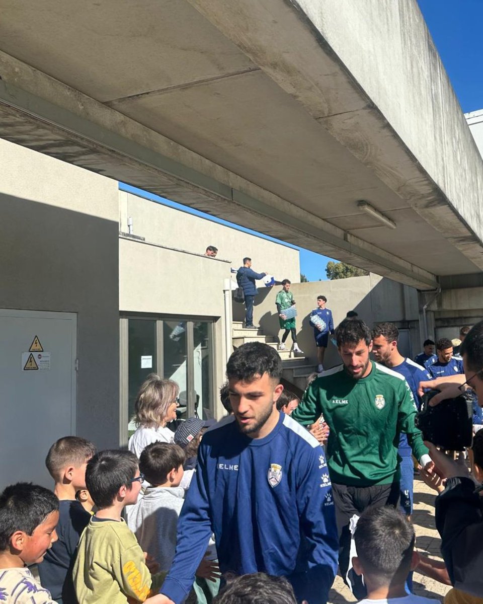 cdfeirenseofc's tweet photo. No âmbito dos 108 anos do CD Feirense, recebemos no dia 17 de março várias turmas escolares no Complexo Desportivo Rodrigo Nunes e no Estádio Marcolino Castro 💙

Uma experiência única de aprendizagem, partilha e ligação às novas gerações!

#CDFeirense #108AnosFeirense https://t.co/SEoZoQYc0f