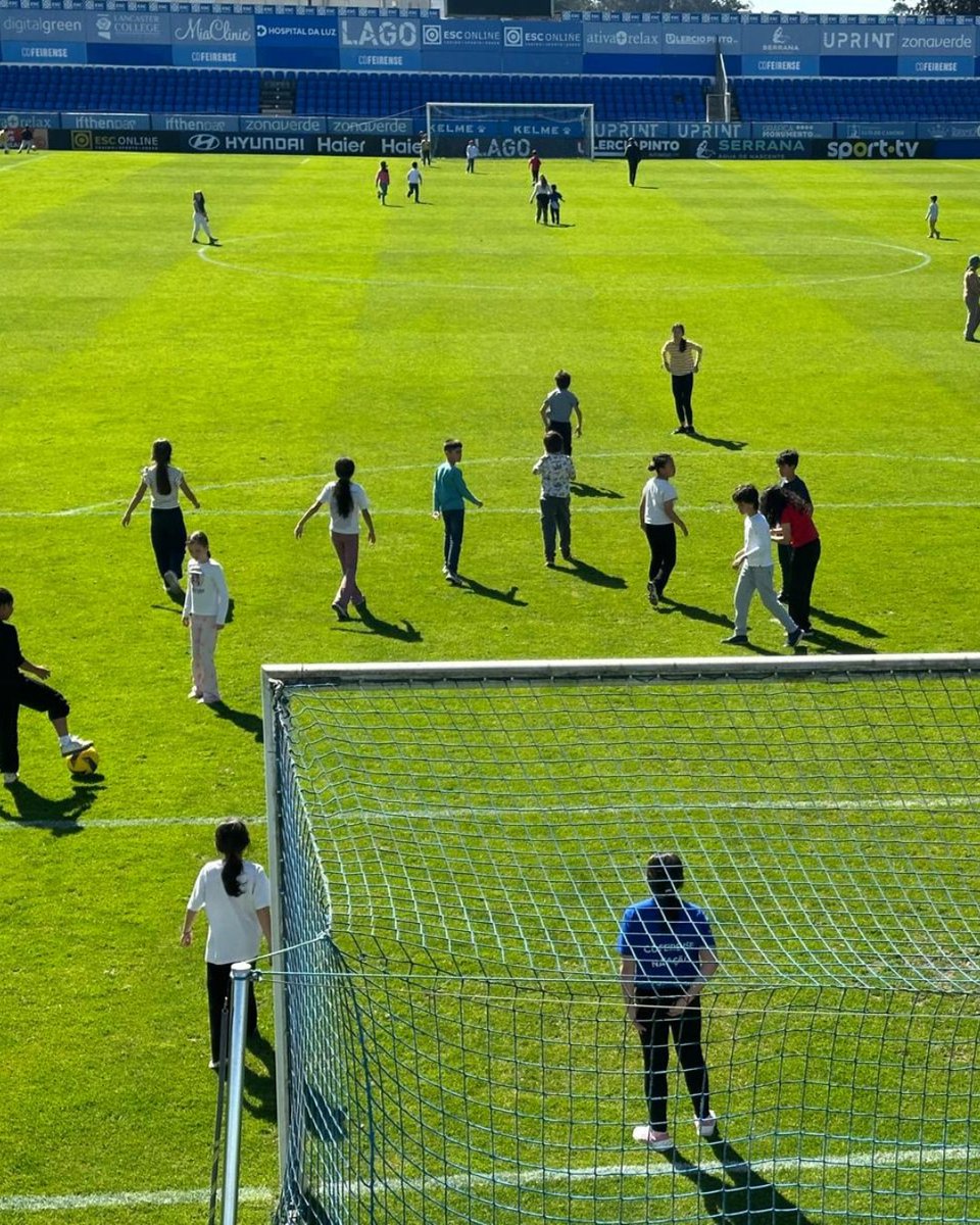 cdfeirenseofc's tweet photo. No âmbito dos 108 anos do CD Feirense, recebemos no dia 17 de março várias turmas escolares no Complexo Desportivo Rodrigo Nunes e no Estádio Marcolino Castro 💙

Uma experiência única de aprendizagem, partilha e ligação às novas gerações!

#CDFeirense #108AnosFeirense https://t.co/SEoZoQYc0f