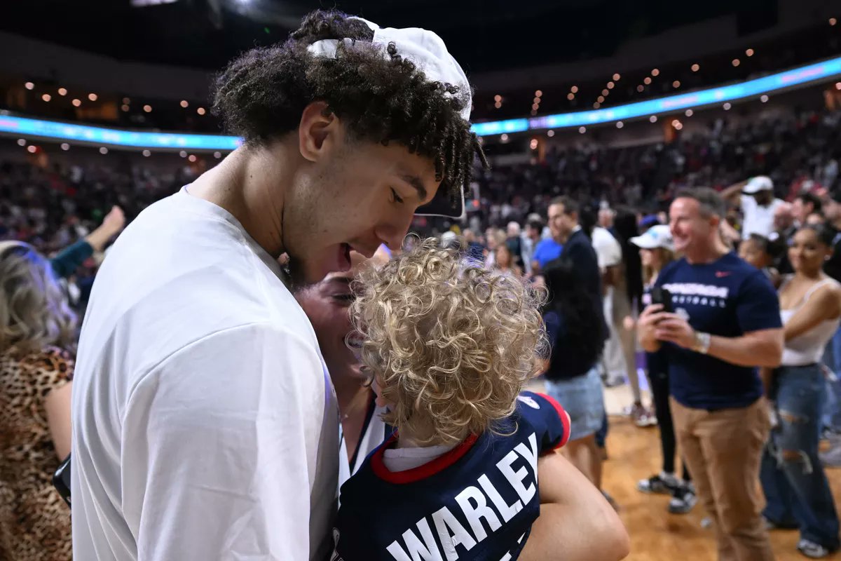 Theo Lawson tweet media