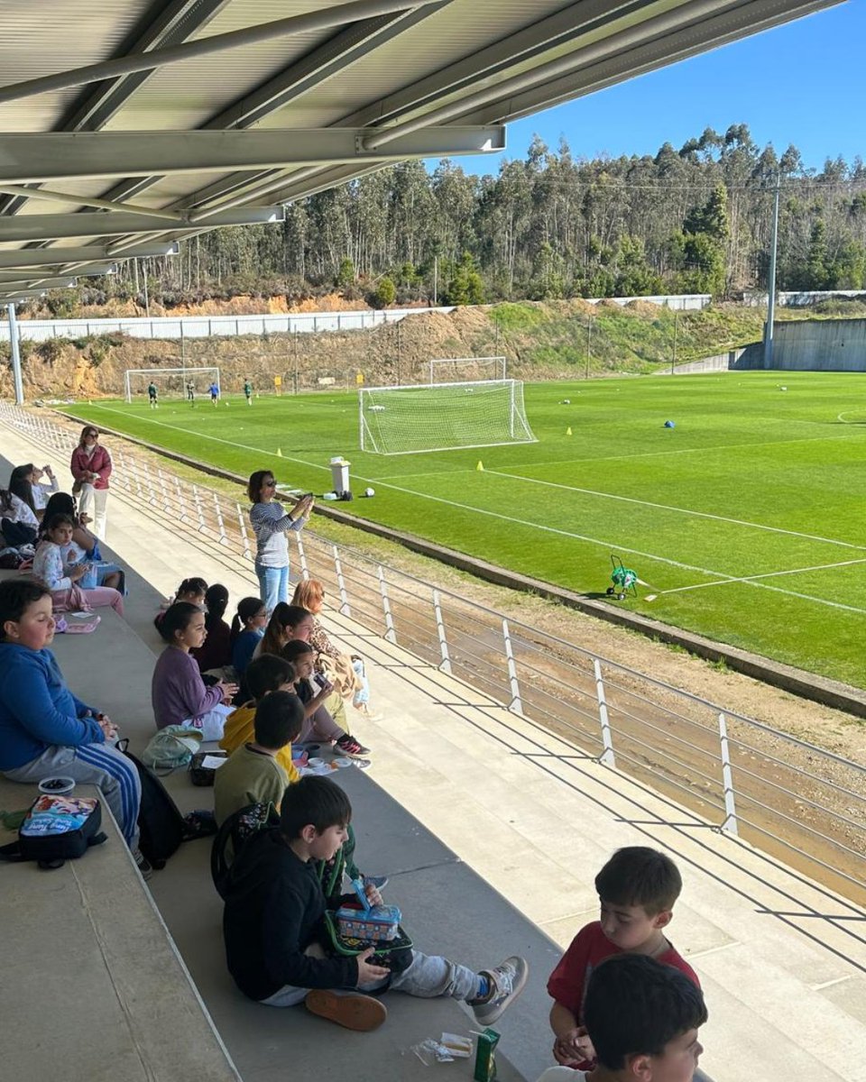 cdfeirenseofc's tweet photo. No âmbito dos 108 anos do CD Feirense, recebemos no dia 17 de março várias turmas escolares no Complexo Desportivo Rodrigo Nunes e no Estádio Marcolino Castro 💙

Uma experiência única de aprendizagem, partilha e ligação às novas gerações!

#CDFeirense #108AnosFeirense https://t.co/SEoZoQYc0f