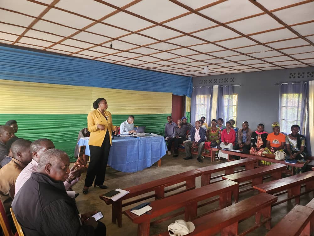 RwandaOmbudsman's tweet photo. Gahunda yo guhugura Abunzi ku gukumira no kurwanya ruswa yateguwe n’Urwego rw’Umuvunyi ku bufatanye na @Rwanda_Justice  yakomereje mu Mirenge ya #Rugarama muri @GatsiboDistrict ,#Kirehe muri @KireheDistrict ,#Kigoma muri @NyanzaDistrict  na #Mushubati mu muri @RutsiroDistrict https://t.co/3zUZXXKbqY