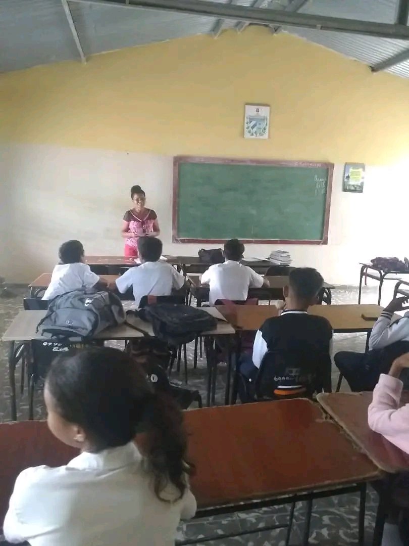 El departamento de extensión de la biblioteca pública de #CautoCristo realizó un Lectura-debate del artículo Efectos nocivos del tabaco, en la ESBU Juan Almeida Bosques de la comunidad de Babiney.
#CulturaGranma