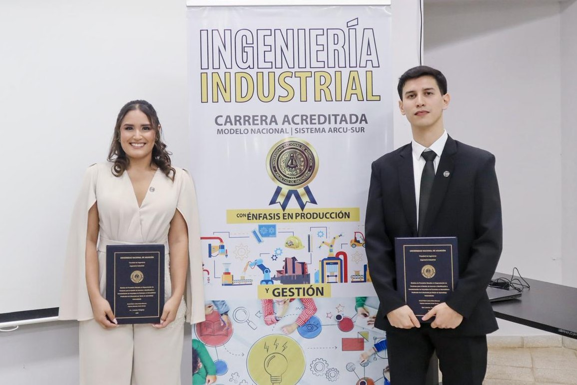 IngenieriaUNA's tweet photo. Presentaron Trabajo Final de Grado como prueba final para egresar de la carrera de #IngenieríaIndustrial de la FIUNA 🎓🎓
Leer más: https://t.co/IEFxZd8gZ1 🔗#egresadosfiuna https://t.co/J5ohyRsvsx