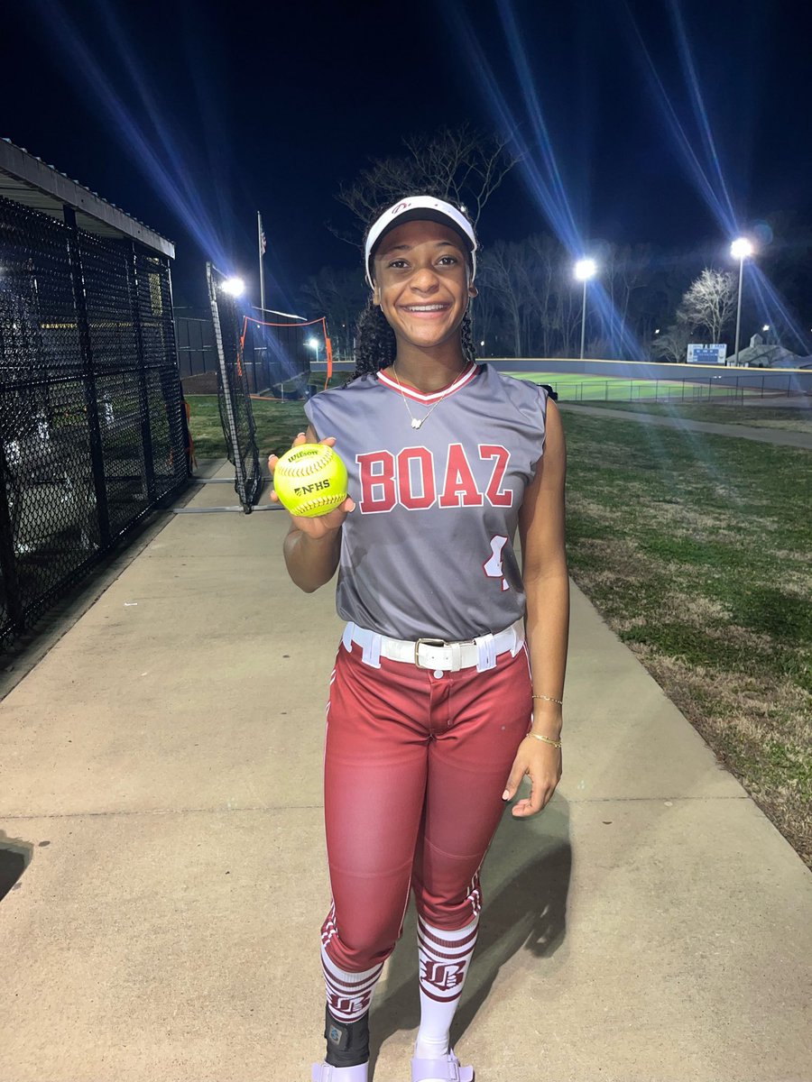 Raina Underwood 📚#4🥎 #4🏀 #13 FF🏈 tweet media