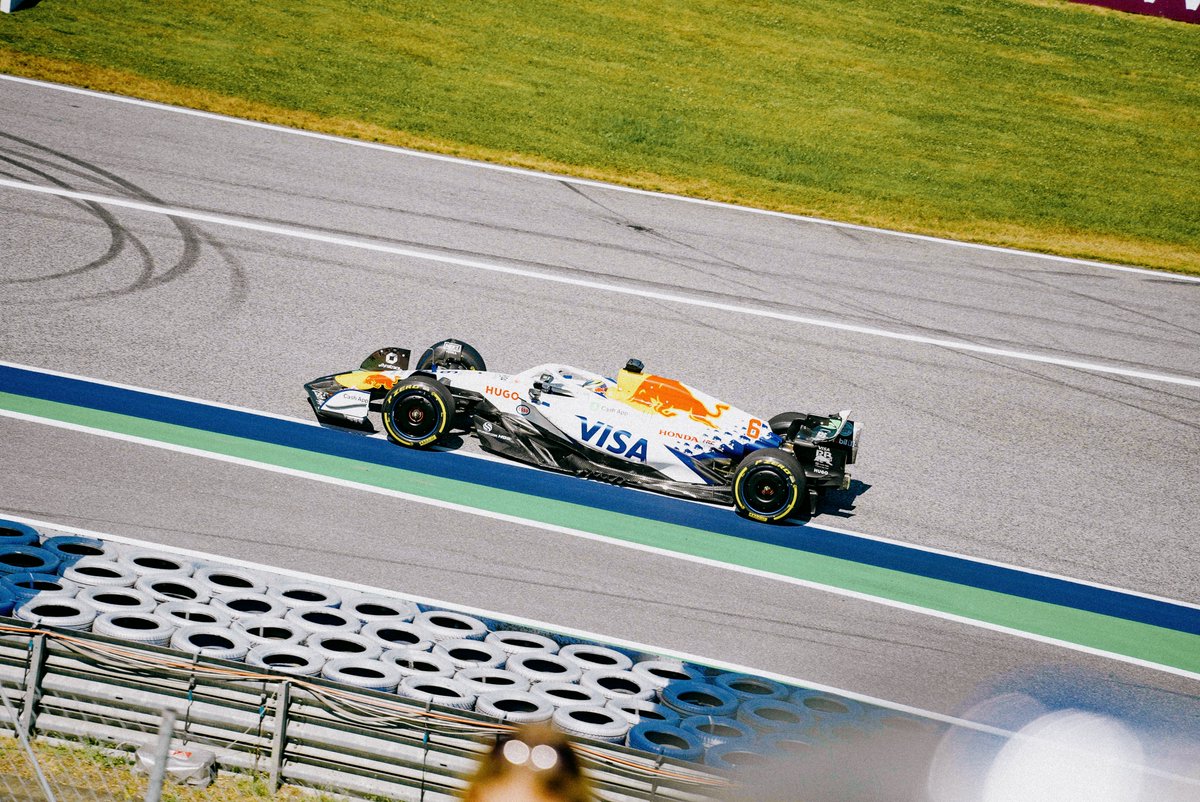 🎟️✈️🛏️ tweet media