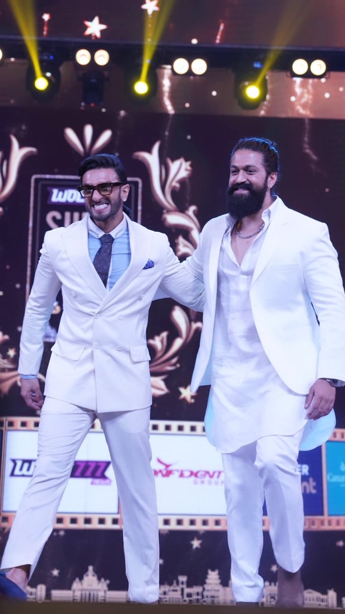 NameIsShreyash's tweet photo. Positive reviews are coming in from the premieres 👏
Wishing best to @RanveerOfficial and team #Dhurandhar 

We, @TheNameIsYash Boss fans, have never hated anyone personally or intentionally. Our stand has always been against the negative PR campaigns coming from Bollywood 

#DhurandharTheRevenge