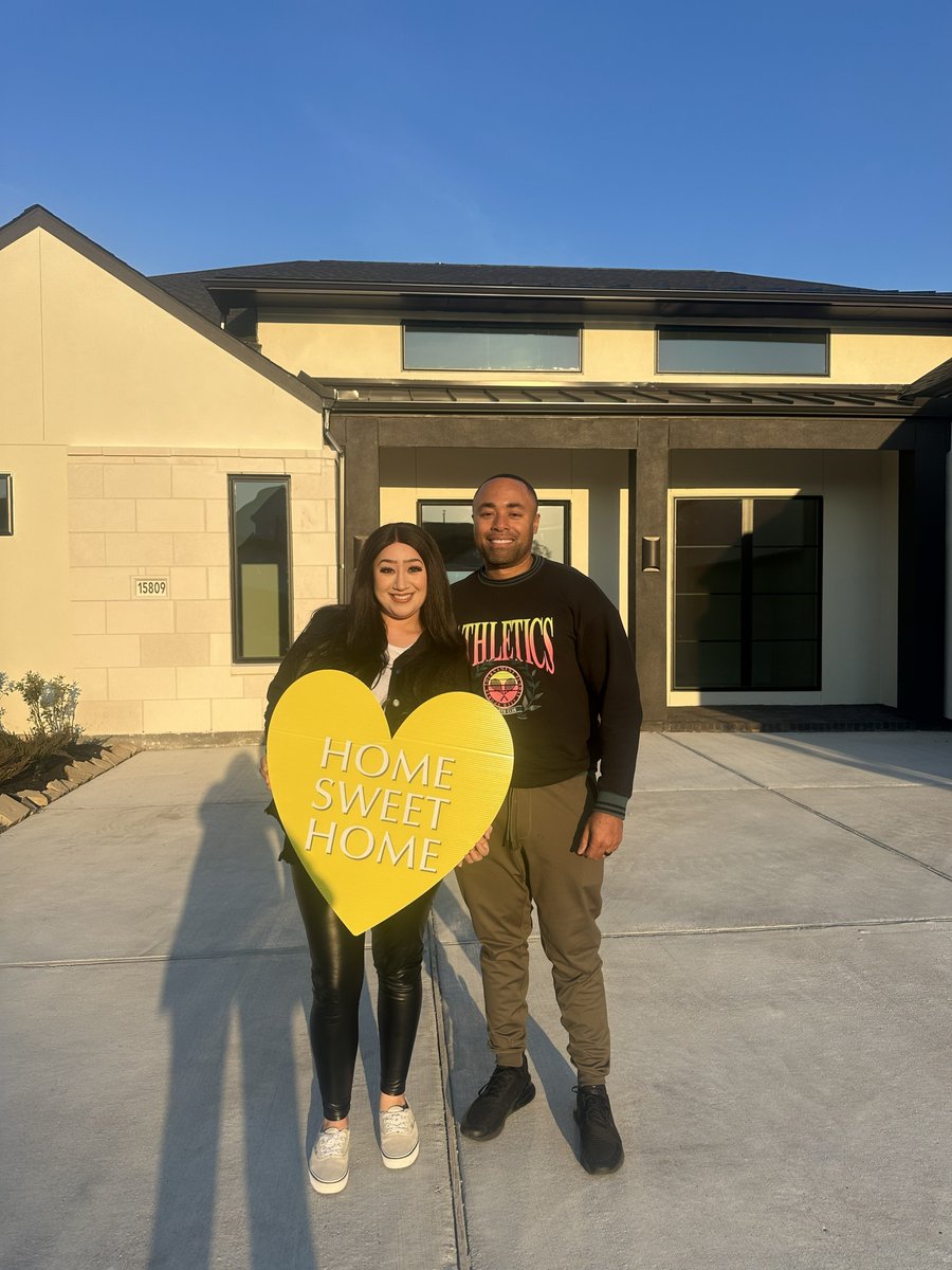 ARTAVIATX's tweet image. Welcome home to our newest homeowners! 🔑🏡

#ARTAVIATX #LiveColorfully #ConroeTX #ConroeRealEstate #ConroeISD