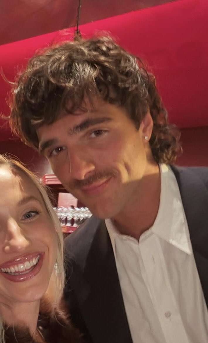 jisoo thee targaryen stallion tweet media