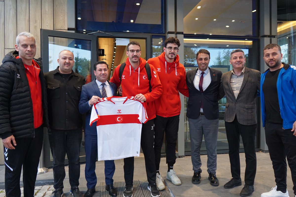 🇹🇷 A Milli Hentbol Takımımız Bolu’da!

Türkiye - Romanya karşılaşması öncesinde milli takımımızı, İl Müdürümüz Emrullah Güler ve şube müdürlerimiz karşıladı.

Haydi Bolu, milli takımımızın yanında ol! 🇹🇷
++