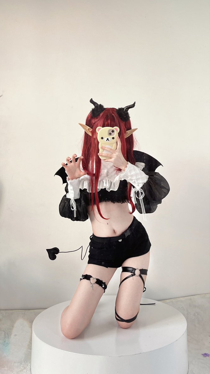 Cxhdgpw's tweet photo. 想我了没 #喜多川海梦 #魅魔 #cosplay #更衣人偶坠入爱河 #coser https://t.co/huMRm5LCni