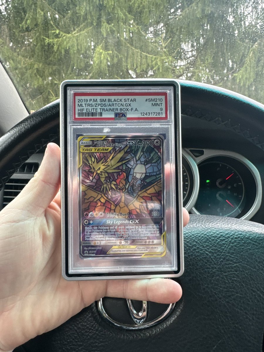SamsColaIsBest's tweet photo. @CardPurchaser my first graded card and my baby https://t.co/iyOwvpRrfn