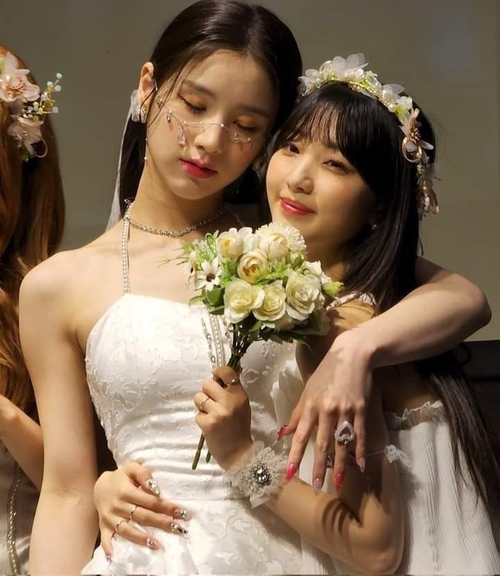 old loona pics tweet media