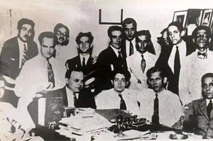 Protesta de los Trece. Hecho reconocido históricamente como la primera acción cívica liderada por Rubén Martínez Villena, su "bautizo político". Hecho que marcó la vinculación de una nueva generación de intelectuales cubanos a la lucha contra los males que asolaban a la República